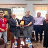 بمناسبة انتهاء فترة عمله.. الوكيل الشبحي يكرم نائب ممثل صندوق الأمم المتحدة للسكان في بلادنا