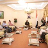 محافظ حضرموت يناقش الأوضاع الخدمية والأمنية بوادي حضرموت 