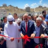 الرئيس الزُبيدي يفتتح مجمّع بن زايد التعليمي في القزعة