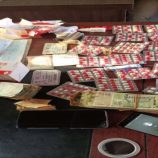 أمن العاصمة عدن يلقي القبض على شخصين بحوزتهما حبوب مخدرة في بئر فضل