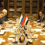 الرئيس الزُبيدي يلتقي نائب رئيس الوزراء الروسي لبحث تعزيز التعاون السياسي والاقتصادي بين الجنوب وروسيا