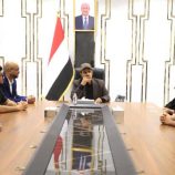 محافظ حضرموت يشيد بمشروع “أمن” لمكافحة الابتزاز الإلكتروني ويؤكد دعم المبادرات المجتمعية