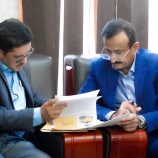 المحافظ بن الوزير يطّلع على نشاط صندوق صيانة الطرق ويؤكد أن مشاريع الطرق تمثل أولوية للسلطة المحلية