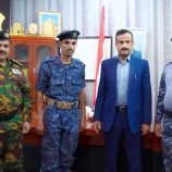 المحافظ بن الوزير يكرّم جندي شرطة الدوريات وأمن الطرق بشرطة شبوة تقديرًا لأمانته ونزاهته