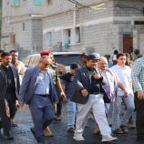 محافظ حضرموت يتفقد مشاريع تحسين المظهر العام لشوارع وأحياء المكلا