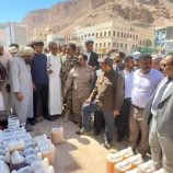 محافظ حضرموت يزور سوق سيئون ويلتقي بالمواطنين ويتفقد الجزء المنهار من سور القصر