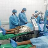 محافظ شبوة يدشن المخيم الطبي لأمراض وجراحة العيون