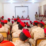 رئيس شعبة التوجية المعنوي العقيد الجهوري ينفذ محاضرة توعوية حول الانضباط العسكري لأفراد الشرطة العسكرية