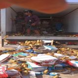 عدن.. اتلاف 4 أطنان من المواد غير الصالحة للاستهلاك بالمنصورة