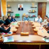 محافظ العاصمة عدن يشدد على تكاتف الجهود لحماية البيئة والأراضي الرطبة ومواجهة تغيّر المناخ