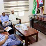 القائم بأعمال رئيس تنفيذية انتقالي حضرموت يطلع على مجمل الأوضاع بمديرية الشحر