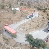 توقف حركة سير الشاحنات شمالي لحج جراء تعطل إحدى الشاحنات