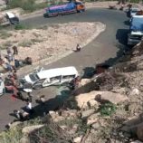 14 قتيل ومصاب بانقلاب باص بطريق نقيل حيفان في تعز اليمنية