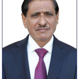 عضو مجلس القيادة الرئاسي البحسني يعزّي بوفاة الشيخ أبوبكر باعباد