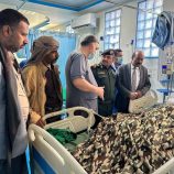 رئيس تنفيذية انتقالي شبوة ومدير شرطة المحافظة يطمئنان على صحة جريح الهجوم الإرهـ ـابي في المصينعة