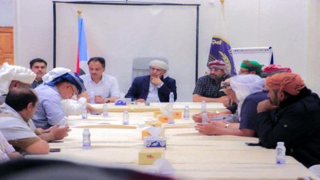 الكثيري يلتقي بعدد من مشايخ قبيلة يافع بمديرية القطن ويشيد بدورهم في تأمين المديرية ودعم جهود تحرير الوادي