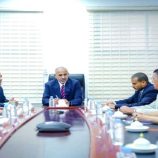 الرئيس الزُبيدي يتفقد سير العمل بوزارة الصناعة والتجارة