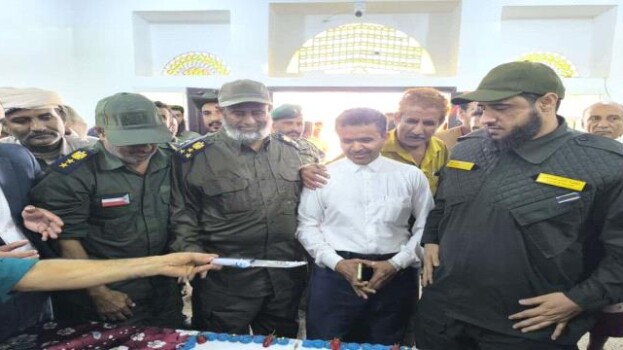 مدير أمن لحج يتسلَّم عددًا من أقسام الشرط بعد تأهيليها بدعم إماراتي