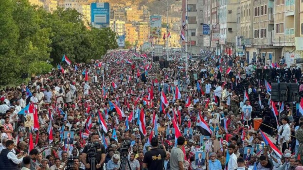 مدينة المكلا عاصمة محافظة حضرموت تشهد مليونية “القرار قرارنا” لاعلان دولة الجنوب العربي”بيان”