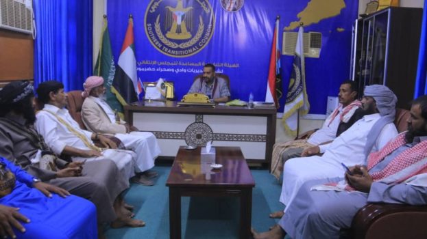 انتقالي وادي وصحراء حضرموت يلتقي عددا من شيوخ وشخصيات من وادي وصحراء حضرموت