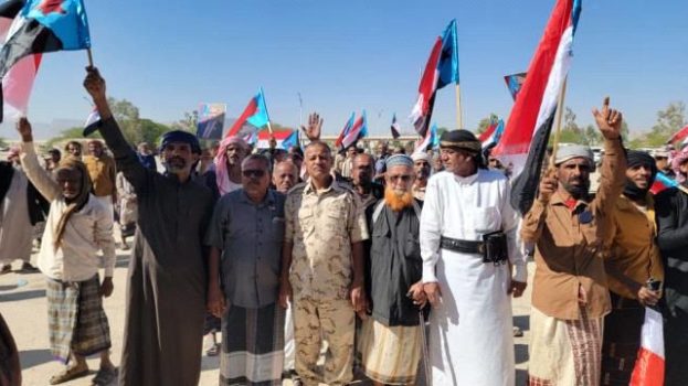 حشود واسعة تتوافد إلى الخشعة للمشاركة بفعالية دعم القوات الحنوبية