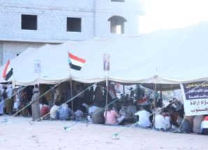 استمرار الاعتصام الشعبي في المهرة استجابه لدعوة انتقالي المحافظة