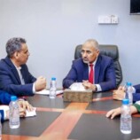 الرئيس  القائد عيدروس الزُبيدي يتفقد سير العمل في وزارة الإدارة المحلية بالعاصمة عدن