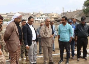 فريق التوجيه والرقابة الرئاسي يتفقد مشروع إعادة تأهيل ملعب نادي الصمود الرياضي بالضالع