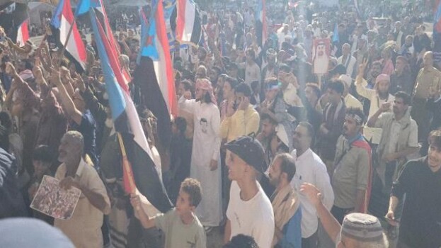 نقابات الصحفيين والعمال والتعاونيات السكنية الجنوبية تشارك في ساحة الاعتصام بعدن لإعلان دولة الجنوب