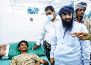 العميد الوالي يزور جرحى قوات حزام أبين المرقدين بمستشفى عبود