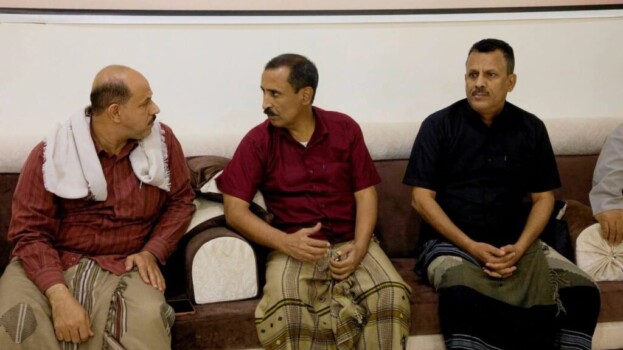 باتيس يقدم واجب العزاء والمواساة لأسرة الشهيد البطل عمر العمودي بالمكلا