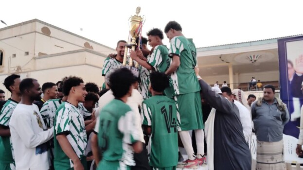 في البطولة التي أقامها انتقالي سيئون.. تضامن الشيشان يتوج بطلا لكأس نجوم الوادي بنسخته السادسة بفوزه على فريق أهلي جفل