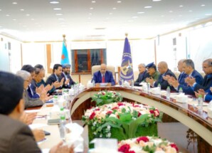 القيادة التنفيذية العُليا تناقش الجهود المبذولة لتأمين الخدمات للمواطنين ومراقبة أسعار الصرف