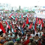 حشود المنصورة تشارك في الاعتصام المفتوح بالعاصمة عدن للمطالبة بإعلان دولة الجنوب العربي