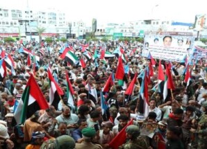 حشود المنصورة تشارك في الاعتصام المفتوح بالعاصمة عدن للمطالبة بإعلان دولة الجنوب العربي