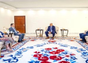 الرئيس الزُبيدي يطّلع على المخطط الإنشائي لمشروع مركز المؤتمرات والمعارض بمحافظة شبوة