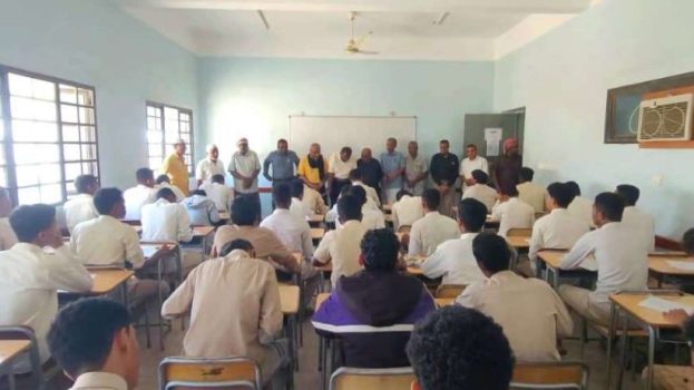 انتقالي تريم والسلطة المحلية يدشنان اختبارات الفصل الأول في مدارس المديرية