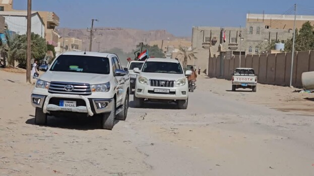 الزبيدي يزور الشيخ يحيى ابن علي الحجوري ويؤكد وحدة الصف في مواجهة الحوثي وترسيخ التعايش