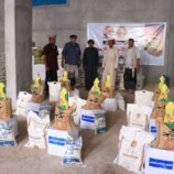 انتقالي المهرة يدشّن المرحلة الثالثة من توزيع السلال الغذائية للأسر الأشد احتياجًا