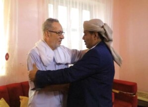 رئيس حلف قبائل حضرموت يزور أسرة شهيد الهبة الحضرمية عمر بازنبور ويؤكد الوفاء لمسيرة الشهداء