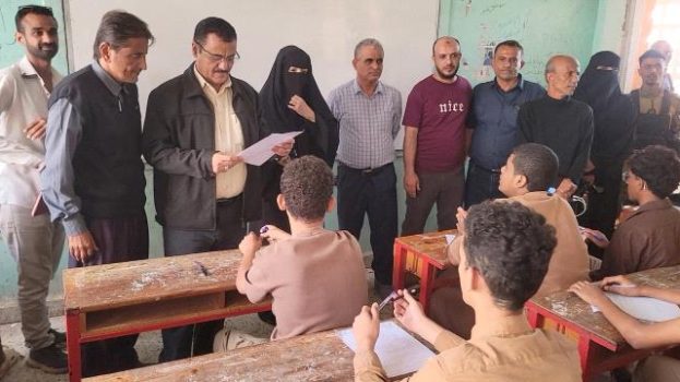 الداؤودي يدشن امتحانات الفصل الدراسي الأول في مدارس المنصورة