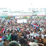 في كلمته بساحة العروض  الخبجي : استقلال دولة الجنوب على مشارف الإنجاز ونطلب منكم الصمود والثبات والصبر، ومن القيادة الوفاء بالعه