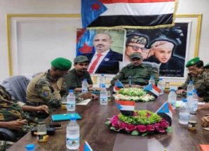 قيادة حزام أبين تناقش المستجدات الأمنية وترفع مستوى الجاهزية