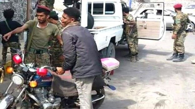 اللجنة الأمنية بعدن تؤكد استمرار الحملات الأمنية لحظر الدراجات النارية السلاح غير المرخص والمركبات المخالفة