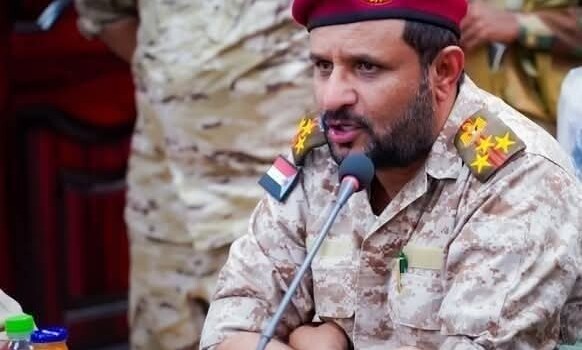 العميد نبيبل المشوشي يُعزي مدير عام شرطة أبين في وفاة شقيقه 