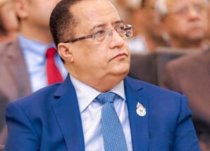 إغلاق المجالين الجوي والبحري على محافظات الجنوب العربي يعد عمل إرهابي و جريمة مكتملة الأركان، وحصارٌ جماعي يرقى إلى مستوى الحرب الإنسانية الشاملة، تتجاوز في آثارها الكارثية على المدنيين فظائع كثير من الحروب العسكرية المباشرة.