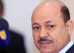 رشاد العليمي: من شعار حماية المدنيين إلى أداة انتقام ضد مرافئ اقتصادهم