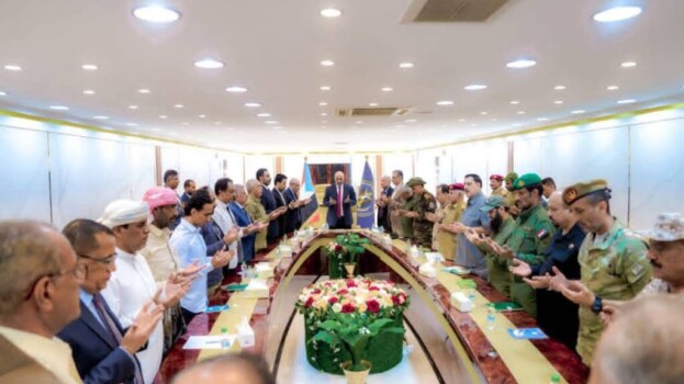 هيئة الرئاسة تقف على مستجدات الأوضاع المأساوية بمحافظتي حضرموت والمهرة وما تتعرض له المرافق فيها من أعمال سلب ونهب وتخريب