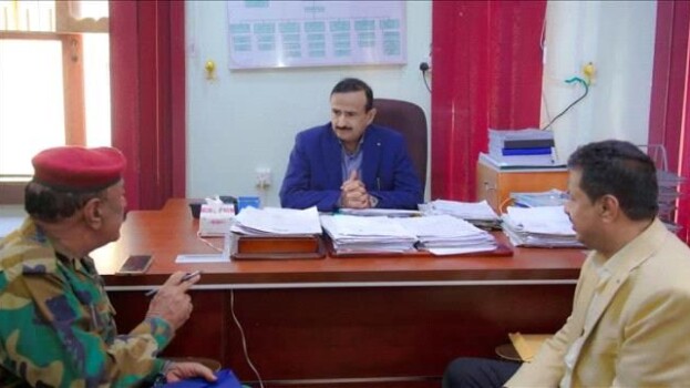 المحافظ بن الوزير يشدد على الجاهزية الأمنية وحماية المؤسسات السيادية في مديرية رضوم