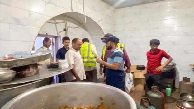 حملة رقابية واسعة في صيرة لضبط المطاعم المخالفة